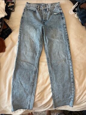 Old Navy Women’s Light Blue Straight Jeans